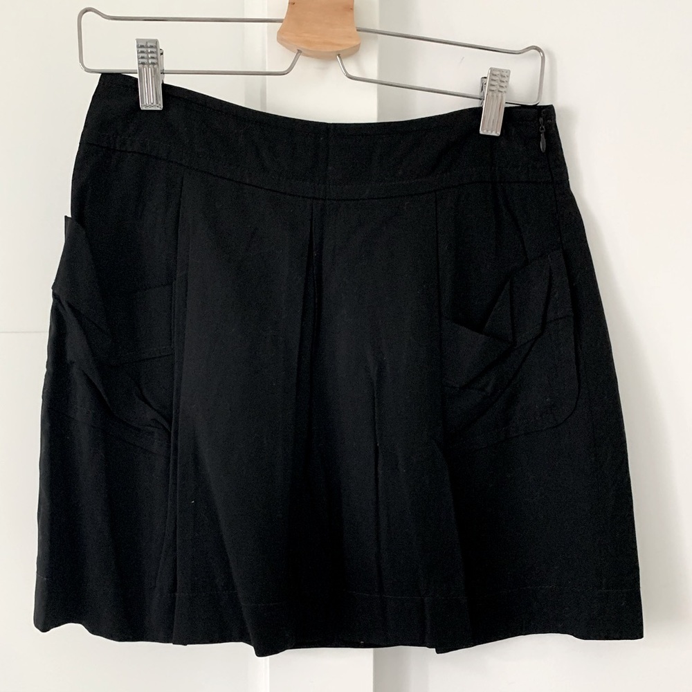 Worn once. Australian design skirt with pockets XS